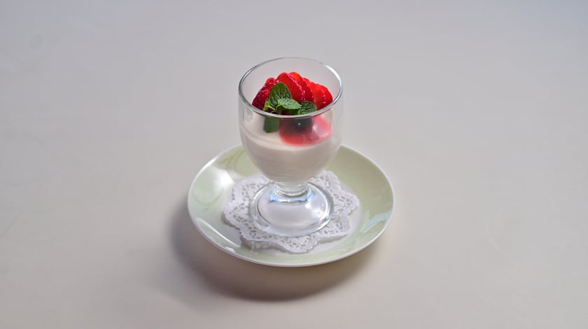 苺とアーモンドミルクのパンナコッタ