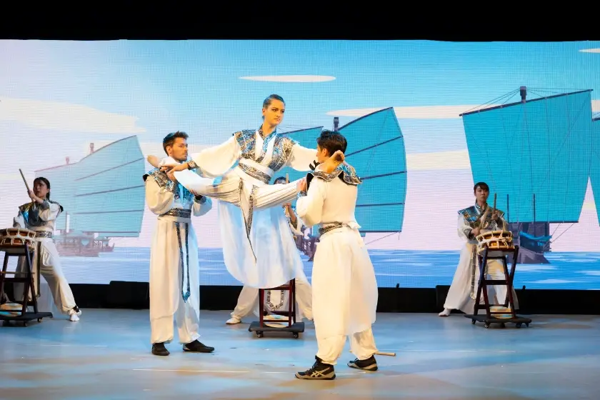 AWAJI ART CIRCUS_77