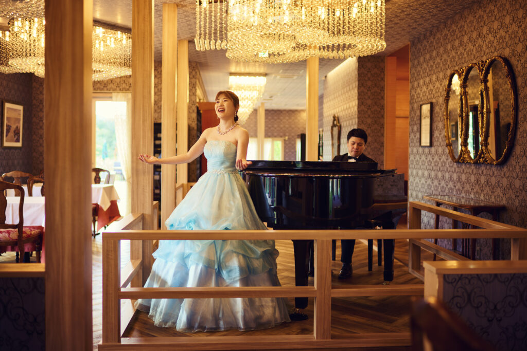 グランドピアノとグランドハープを常設