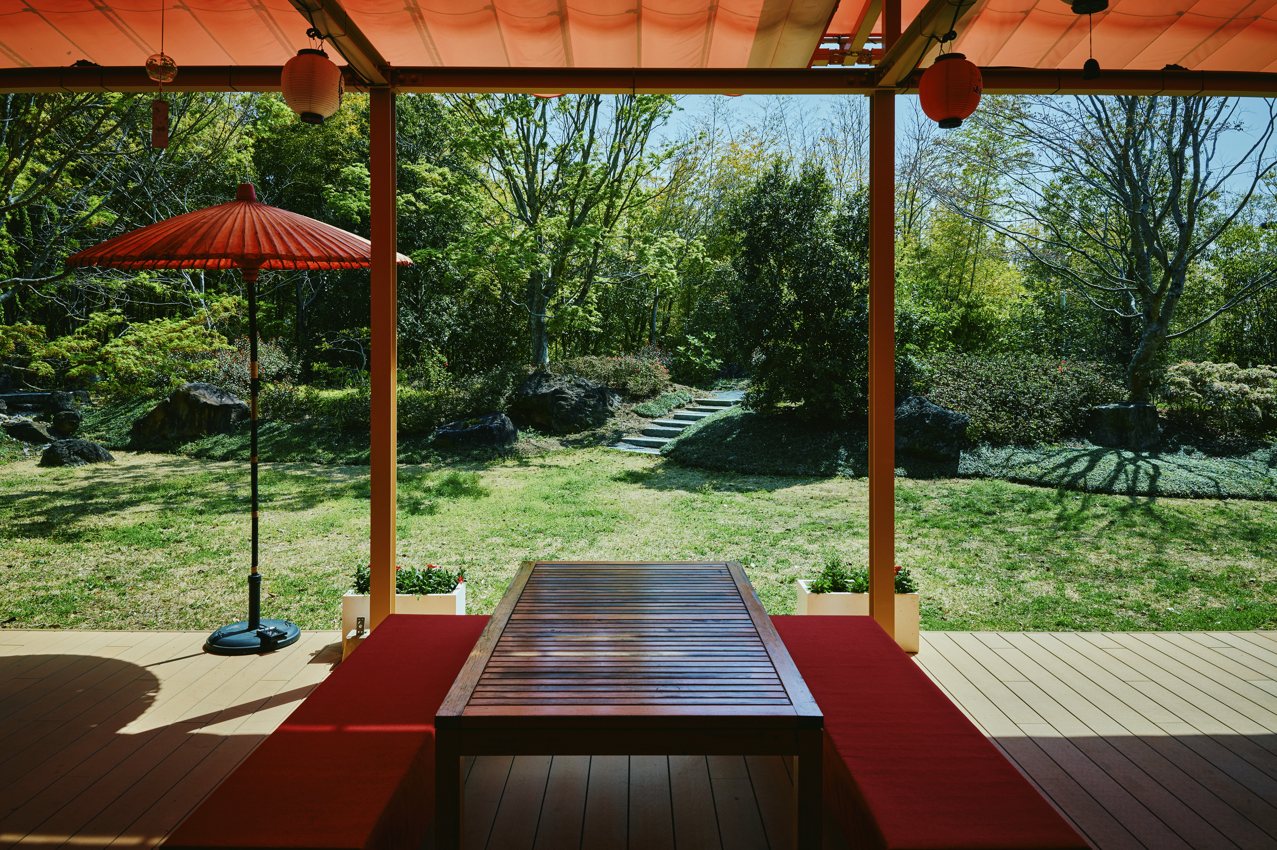 四季の美しい景色を愉しめる庭園